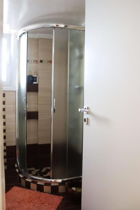 Άνετο Και Βολικό Διαμέρισμα Афины Экстерьер фото